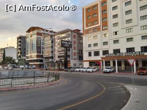 [P12] Marlen Hotel - intrarea si o parte din parcare, vazute din intersectie » foto by Yoda
 - 
<span class="allrVoted glyphicon glyphicon-heart hidden" id="av1526041"></span>
<a class="m-l-10 hidden" id="sv1526041" onclick="voting_Foto_DelVot(,1526041,29307)" role="button">șterge vot <span class="glyphicon glyphicon-remove"></span></a>
<a id="v91526041" class=" c-red"  onclick="voting_Foto_SetVot(1526041)" role="button"><span class="glyphicon glyphicon-heart-empty"></span> <b>LIKE</b> = Votează poza</a> <img class="hidden"  id="f1526041W9" src="/imagini/loader.gif" border="0" /><span class="AjErrMes hidden" id="e1526041ErM"></span>