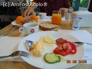[P42] mic dejun » foto by Yolanda
 - 
<span class="allrVoted glyphicon glyphicon-heart hidden" id="av1531167"></span>
<a class="m-l-10 hidden" id="sv1531167" onclick="voting_Foto_DelVot(,1531167,29351)" role="button">șterge vot <span class="glyphicon glyphicon-remove"></span></a>
<a id="v91531167" class=" c-red"  onclick="voting_Foto_SetVot(1531167)" role="button"><span class="glyphicon glyphicon-heart-empty"></span> <b>LIKE</b> = Votează poza</a> <img class="hidden"  id="f1531167W9" src="/imagini/loader.gif" border="0" /><span class="AjErrMes hidden" id="e1531167ErM"></span>