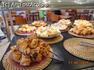 [P26] hotel Tossa de Mar, oferta de mic dejun » foto by Yolanda
 - 
<span class="allrVoted glyphicon glyphicon-heart hidden" id="av1533364"></span>
<a class="m-l-10 hidden" id="sv1533364" onclick="voting_Foto_DelVot(,1533364,29363)" role="button">șterge vot <span class="glyphicon glyphicon-remove"></span></a>
<a id="v91533364" class=" c-red"  onclick="voting_Foto_SetVot(1533364)" role="button"><span class="glyphicon glyphicon-heart-empty"></span> <b>LIKE</b> = Votează poza</a> <img class="hidden"  id="f1533364W9" src="/imagini/loader.gif" border="0" /><span class="AjErrMes hidden" id="e1533364ErM"></span>
