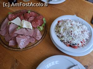 [P26] Prizren, Restaurant - Pizzeria Marashi, Sallate shope (Salată shopska) cu brânză rasă și Paragjellë e përzier (Aperitiv mixt), se vede renumita lor brânză Sharri, bucata tare din mijloc » foto by mprofeanu
 - 
<span class="allrVoted glyphicon glyphicon-heart hidden" id="av1536388"></span>
<a class="m-l-10 hidden" id="sv1536388" onclick="voting_Foto_DelVot(,1536388,29391)" role="button">șterge vot <span class="glyphicon glyphicon-remove"></span></a>
<a id="v91536388" class=" c-red"  onclick="voting_Foto_SetVot(1536388)" role="button"><span class="glyphicon glyphicon-heart-empty"></span> <b>LIKE</b> = Votează poza</a> <img class="hidden"  id="f1536388W9" src="/imagini/loader.gif" border="0" /><span class="AjErrMes hidden" id="e1536388ErM"></span>