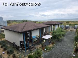 [P12] SunScape Corbu; vedere spre bucătăria comună (prima ușa) și camera gazdelor (a 2-a); în plan îndepărtat, încă 2 camere de închiriat » foto by crismis
 - 
<span class="allrVoted glyphicon glyphicon-heart hidden" id="av1538159"></span>
<a class="m-l-10 hidden" id="sv1538159" onclick="voting_Foto_DelVot(,1538159,29404)" role="button">șterge vot <span class="glyphicon glyphicon-remove"></span></a>
<a id="v91538159" class=" c-red"  onclick="voting_Foto_SetVot(1538159)" role="button"><span class="glyphicon glyphicon-heart-empty"></span> <b>LIKE</b> = Votează poza</a> <img class="hidden"  id="f1538159W9" src="/imagini/loader.gif" border="0" /><span class="AjErrMes hidden" id="e1538159ErM"></span>