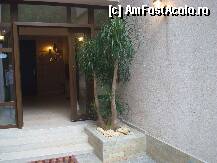 [P12 <small>[FOTO OFICIALĂ, DE PREZENTARE:] </small>] INTRARE VILA 8****