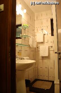 [P18 <small>[FOTO OFICIALĂ, DE PREZENTARE:] </small>] DOTARI BAIE