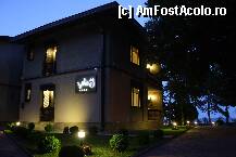 [P19 <small>[FOTO OFICIALĂ, DE PREZENTARE:] </small>] VILA 8**** NOAPTEA