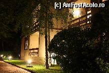 [P22 <small>[FOTO OFICIALĂ, DE PREZENTARE:] </small>] VILA 8**** NOAPTEA- LATERAL
