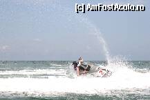 [P09 <small>[FOTO OFICIALĂ, DE PREZENTARE:] </small>] PRACTICARE SPORTURI NAUTICE