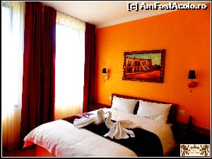 [P04 <small>[FOTO OFICIALĂ, DE PREZENTARE:] </small>]  -- <small>// FĂRĂ DESCRIERE</small>