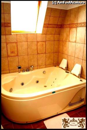 [P08 <small>[FOTO OFICIALĂ, DE PREZENTARE:] </small>]  -- <small>// FĂRĂ DESCRIERE</small>